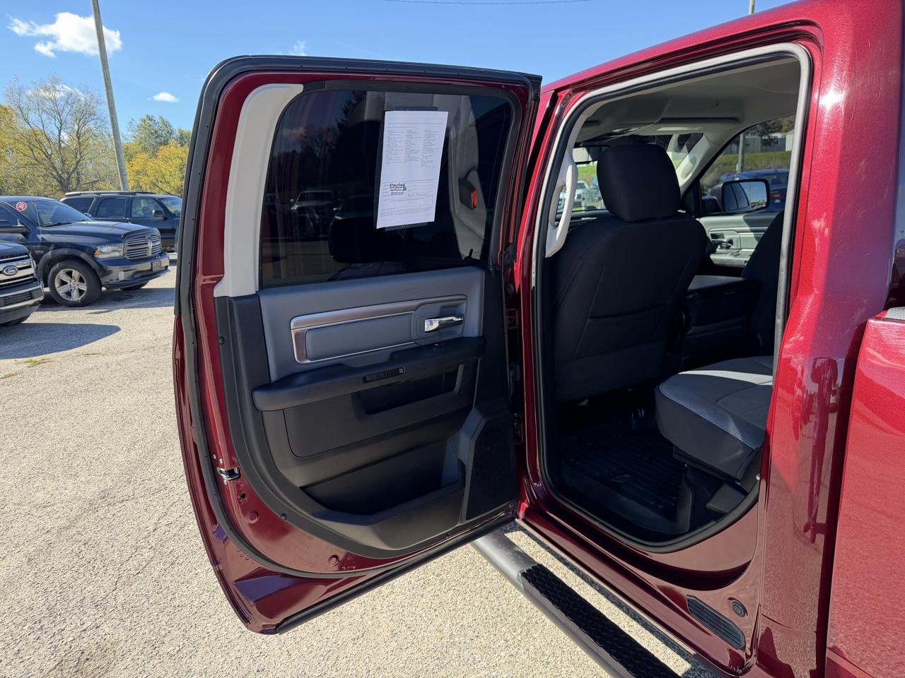 RAM 1500 Classic SLT 4x4 Crew Cab 5'7" Box 2022