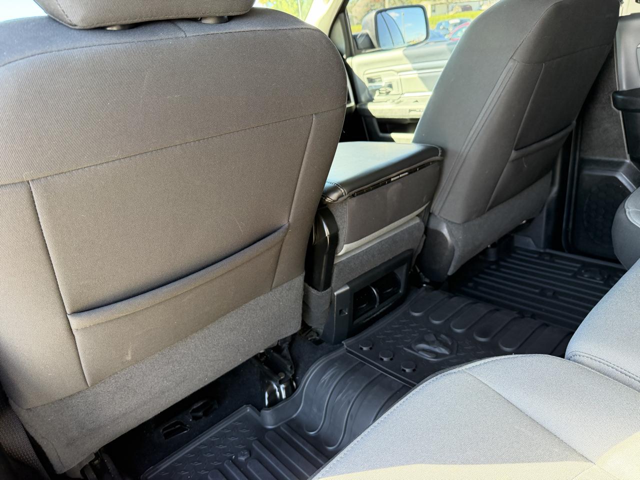 RAM 1500 Classic SLT 4x4 Crew Cab 5'7" Box 2022
