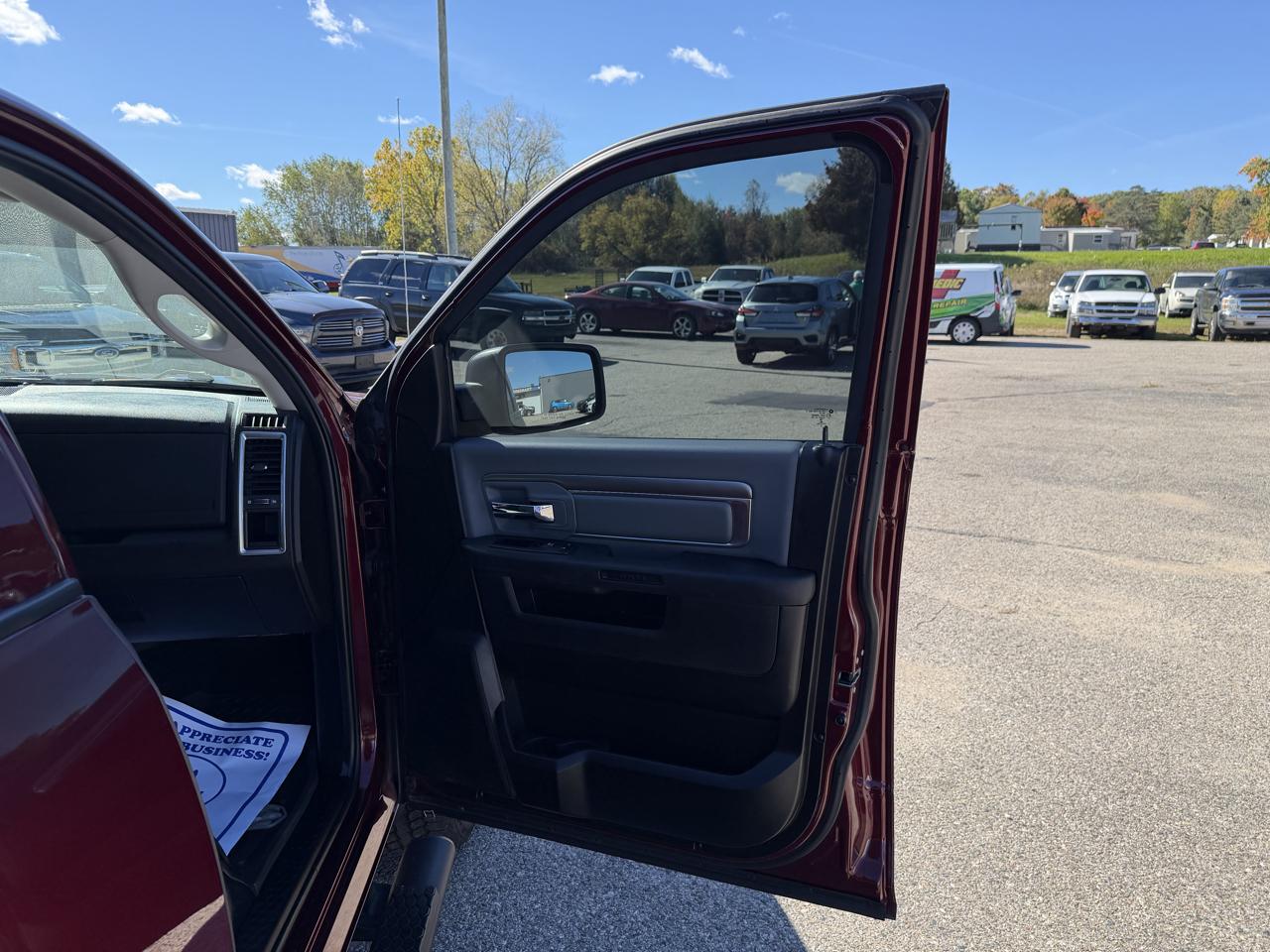 RAM 1500 Classic SLT 4x4 Crew Cab 5'7" Box 2022