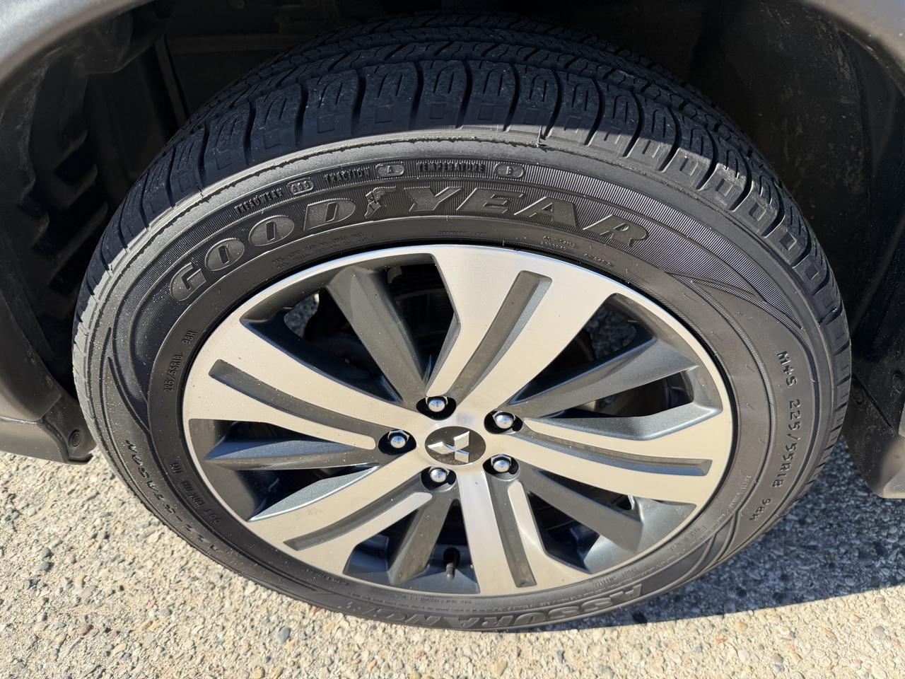 Mitsubishi Outlander Sport 2.0 ES 4WD 2024