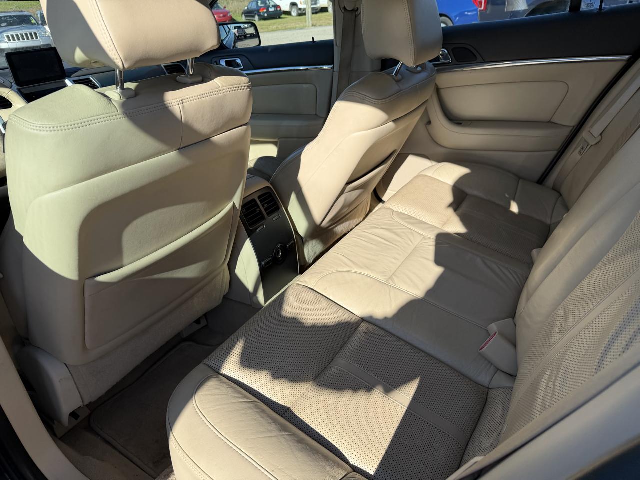 Lincoln MKS 3.7L FWD 2011