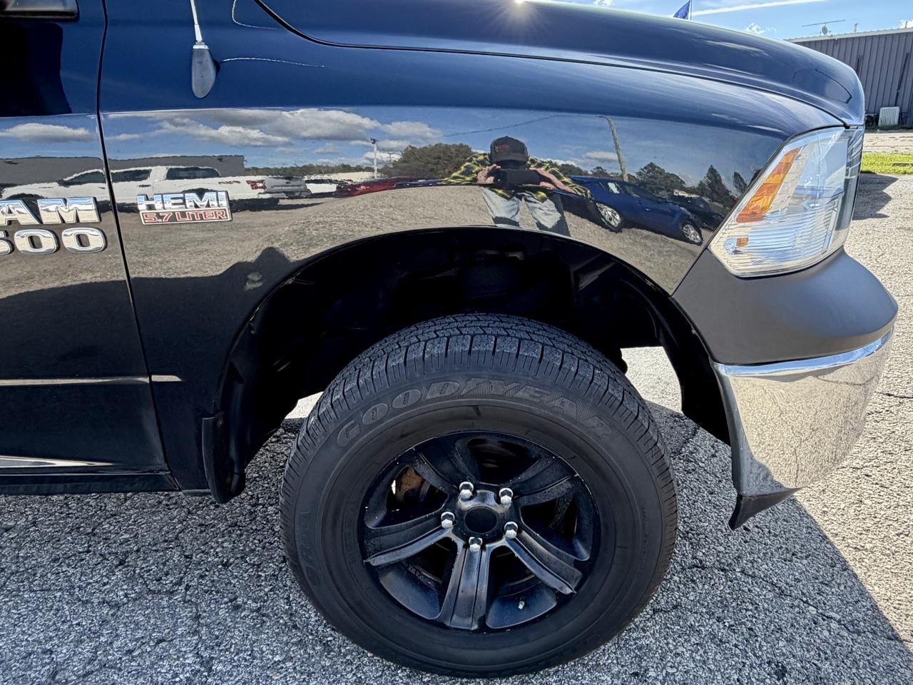 RAM 1500 ST 4x4 Crew Cab 6'4" Box 2017