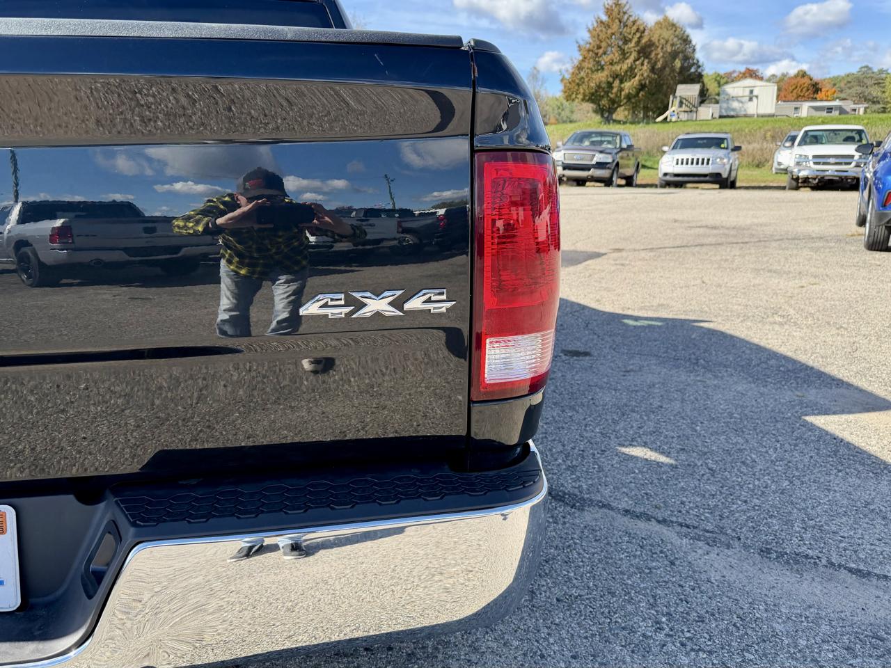 RAM 1500 ST 4x4 Crew Cab 6'4" Box 2017