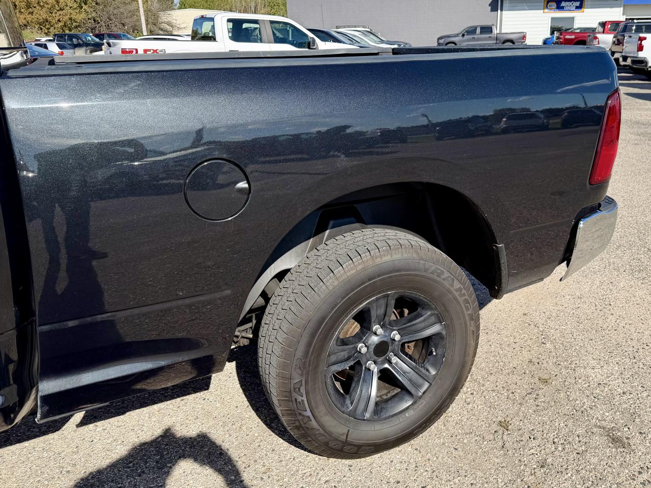 RAM 1500 ST 4x4 Crew Cab 6'4" Box 2017