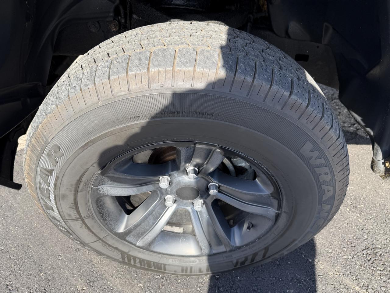 RAM 1500 ST 4x4 Crew Cab 6'4" Box 2017