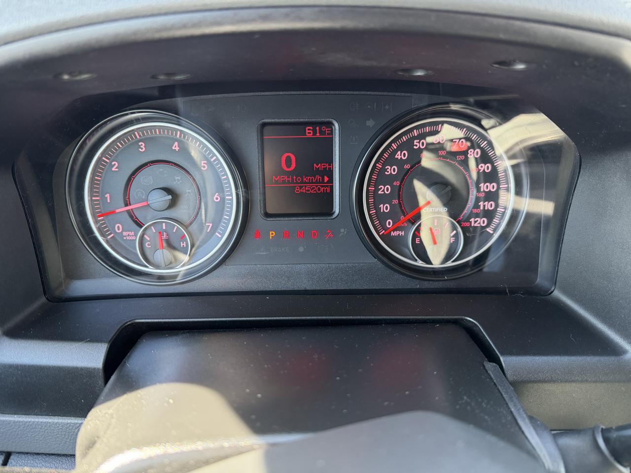 RAM 1500 ST 4x4 Crew Cab 6'4" Box 2017