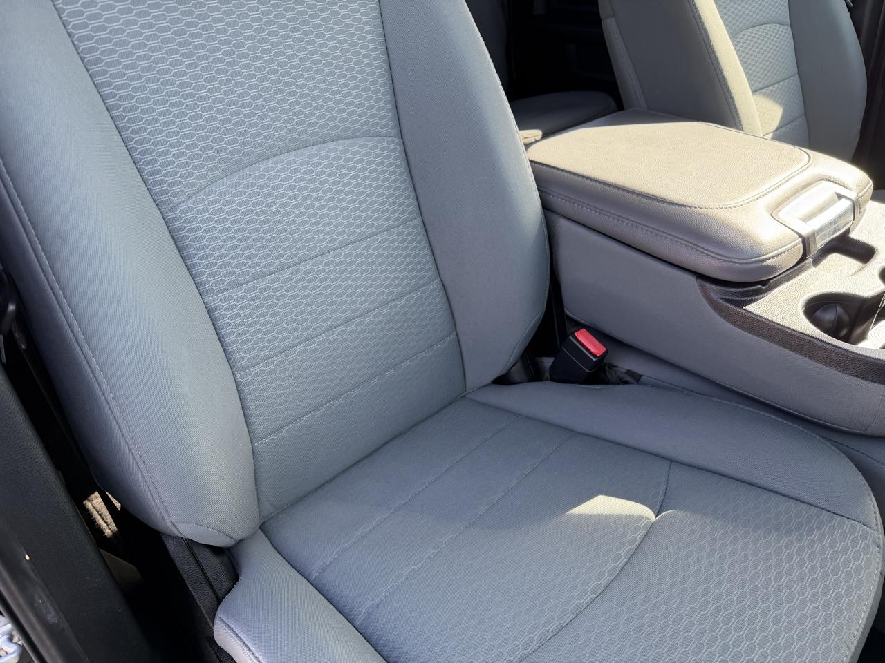RAM 1500 ST 4x4 Crew Cab 6'4" Box 2017