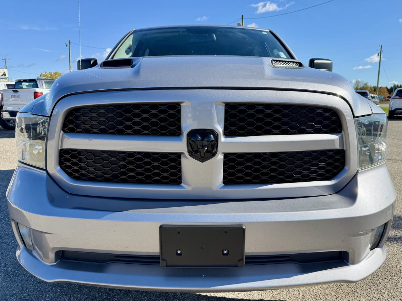 RAM 1500 Classic Express 4x4 Crew Cab 5'7" Box 2019