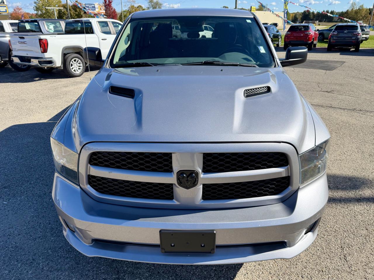 RAM 1500 Classic Express 4x4 Crew Cab 5'7" Box 2019