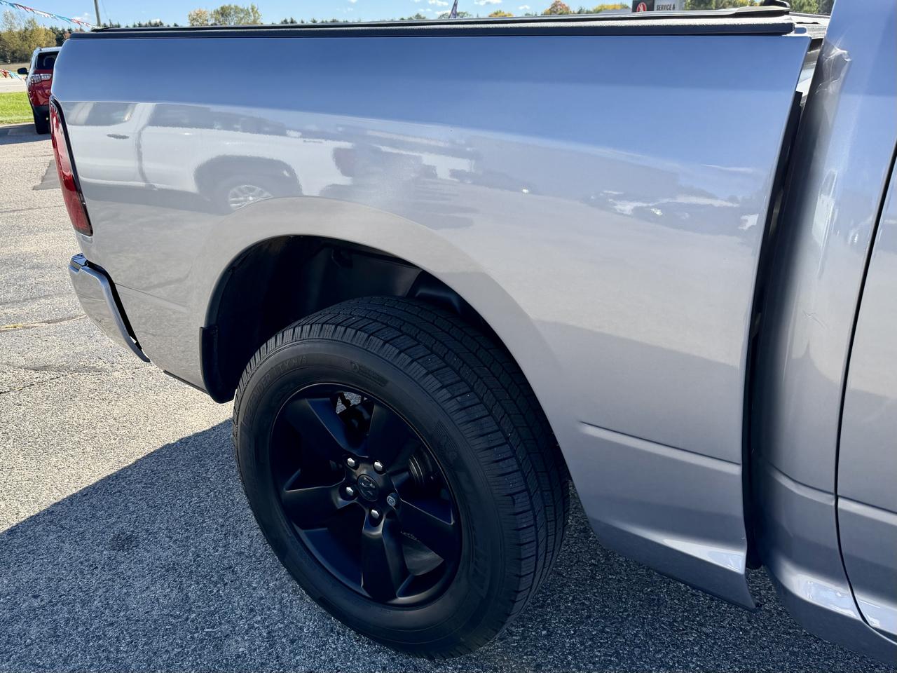 RAM 1500 Classic Express 4x4 Crew Cab 5'7" Box 2019