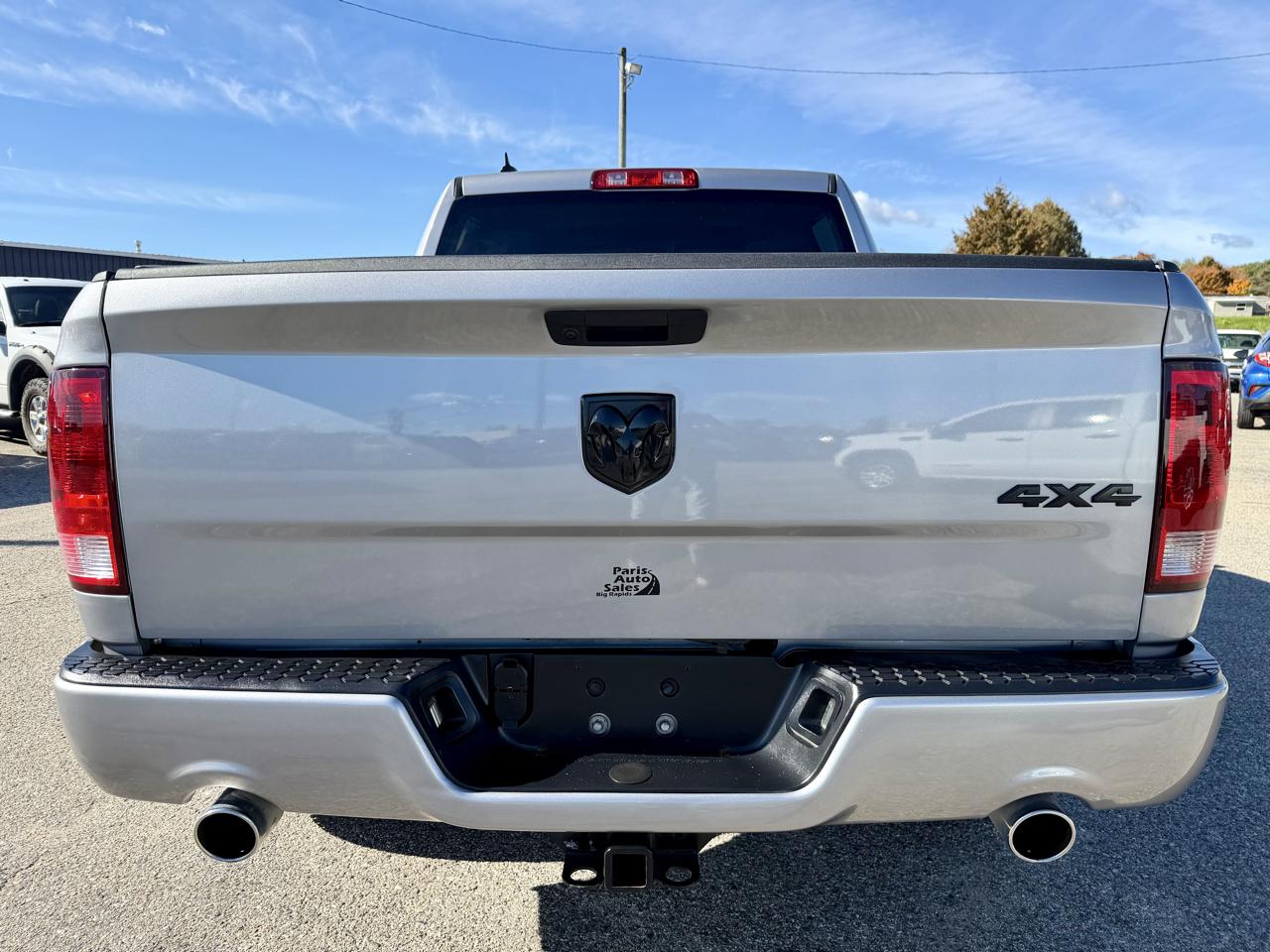RAM 1500 Classic Express 4x4 Crew Cab 5'7" Box 2019