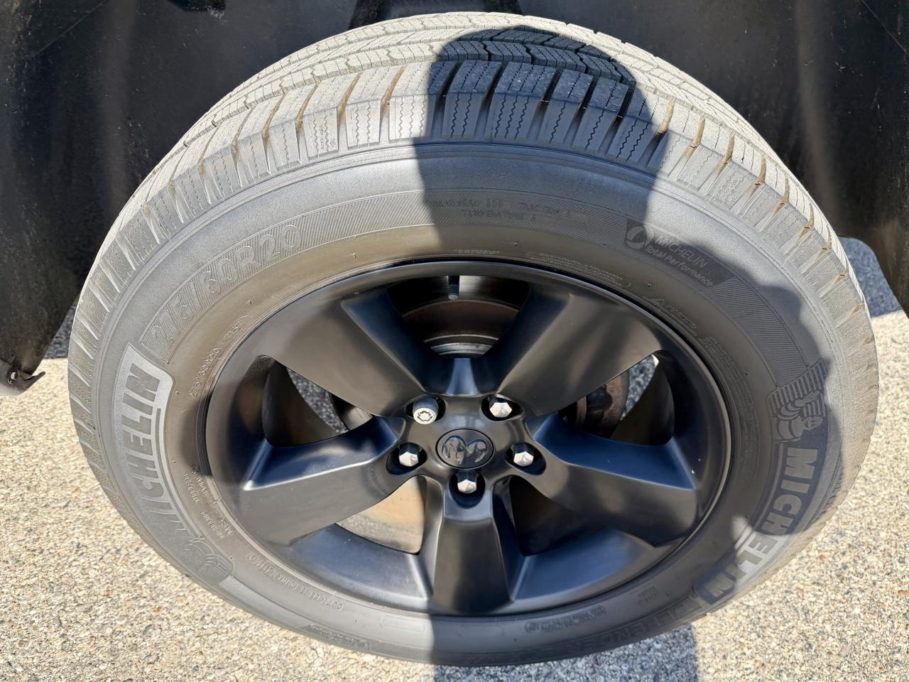 RAM 1500 Classic Express 4x4 Crew Cab 5'7" Box 2019