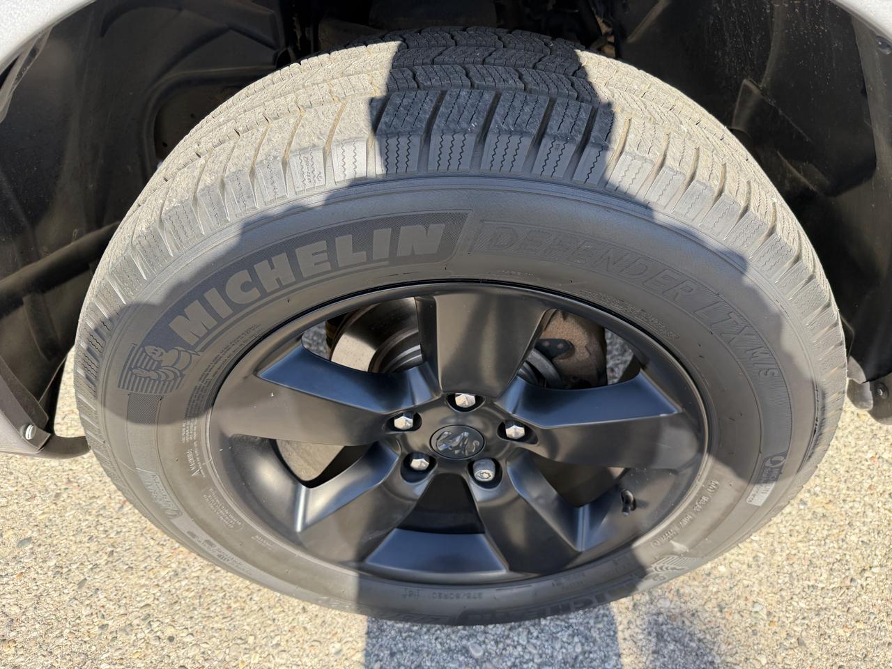 RAM 1500 Classic Express 4x4 Crew Cab 5'7" Box 2019