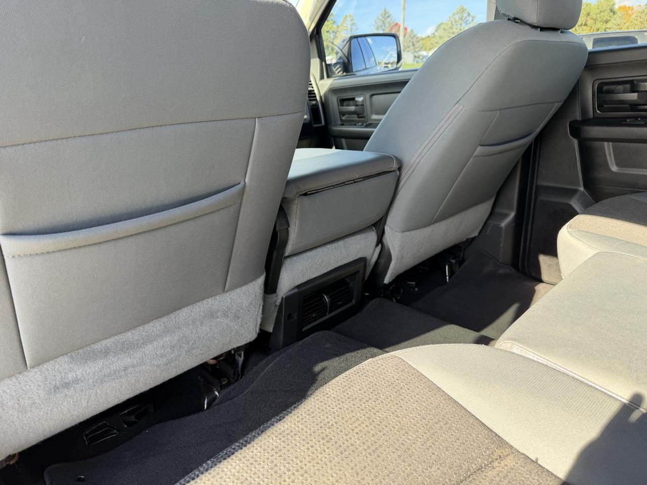 RAM 1500 Classic Express 4x4 Crew Cab 5'7" Box 2019