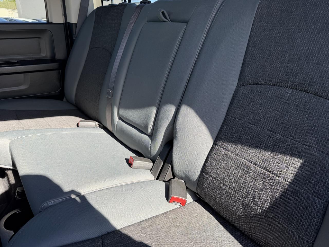 RAM 1500 Classic Express 4x4 Crew Cab 5'7" Box 2019