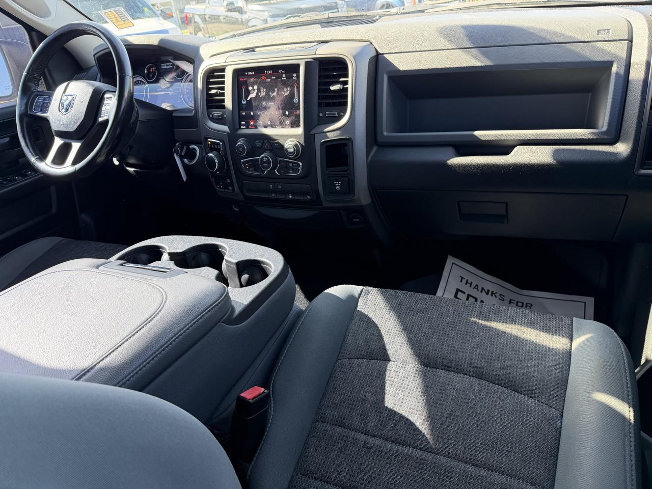 RAM 1500 Classic Express 4x4 Crew Cab 5'7" Box 2019