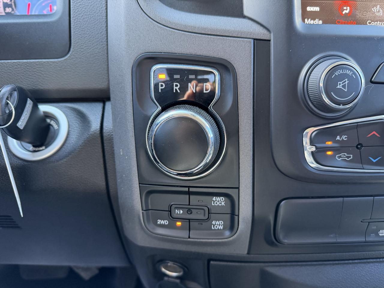RAM 1500 Classic Express 4x4 Crew Cab 5'7" Box 2019