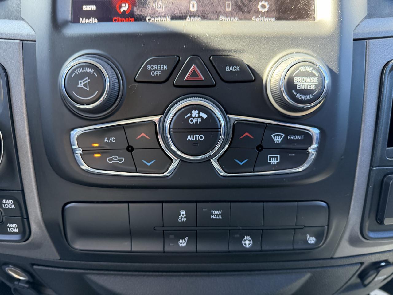 RAM 1500 Classic Express 4x4 Crew Cab 5'7" Box 2019