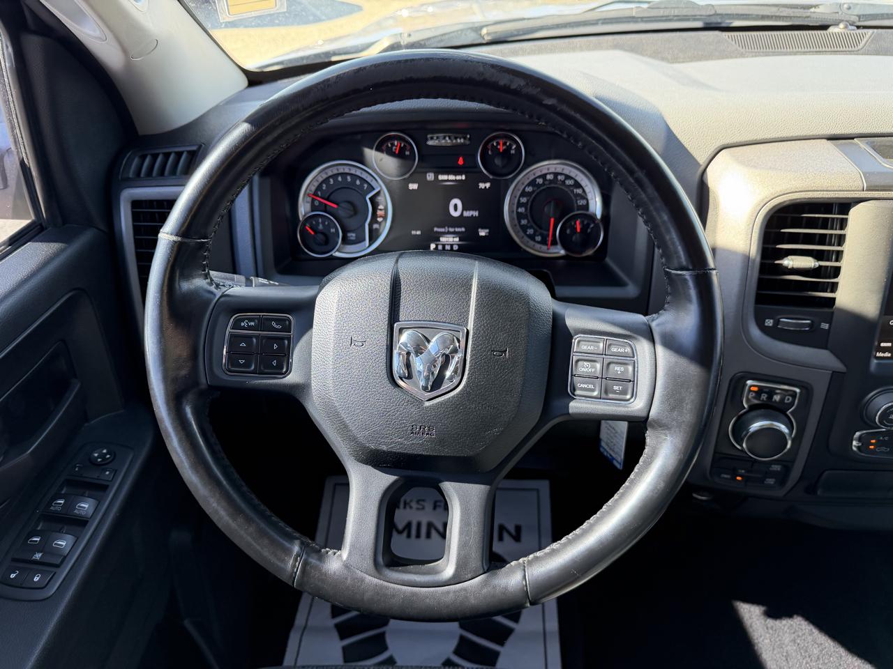 RAM 1500 Classic Express 4x4 Crew Cab 5'7" Box 2019