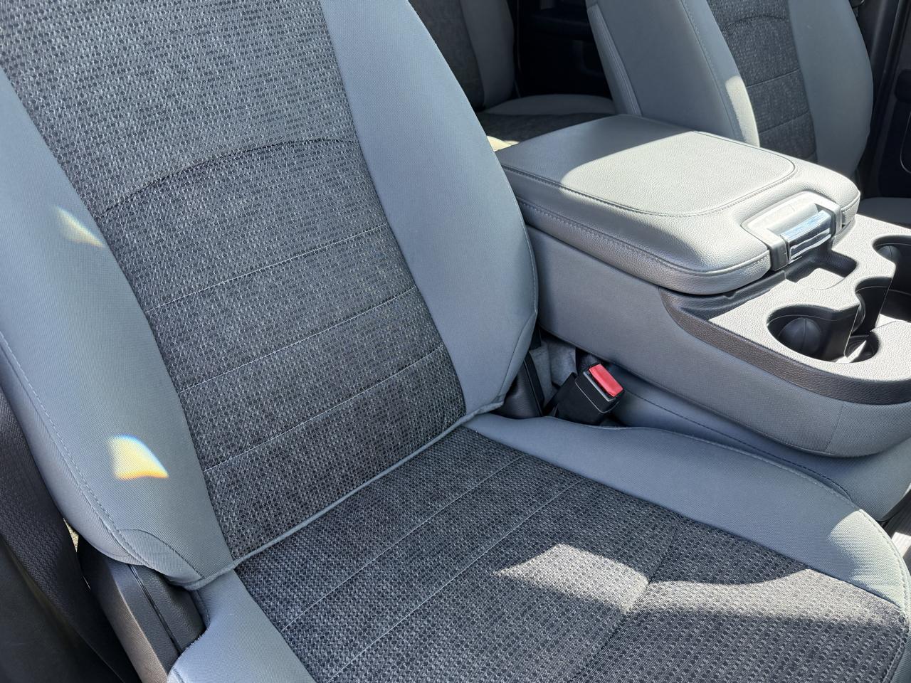 RAM 1500 Classic Express 4x4 Crew Cab 5'7" Box 2019