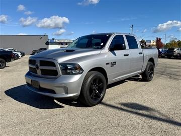 2019 RAM 1500 Classic Express 4x4 Crew Cab 5'7" Box