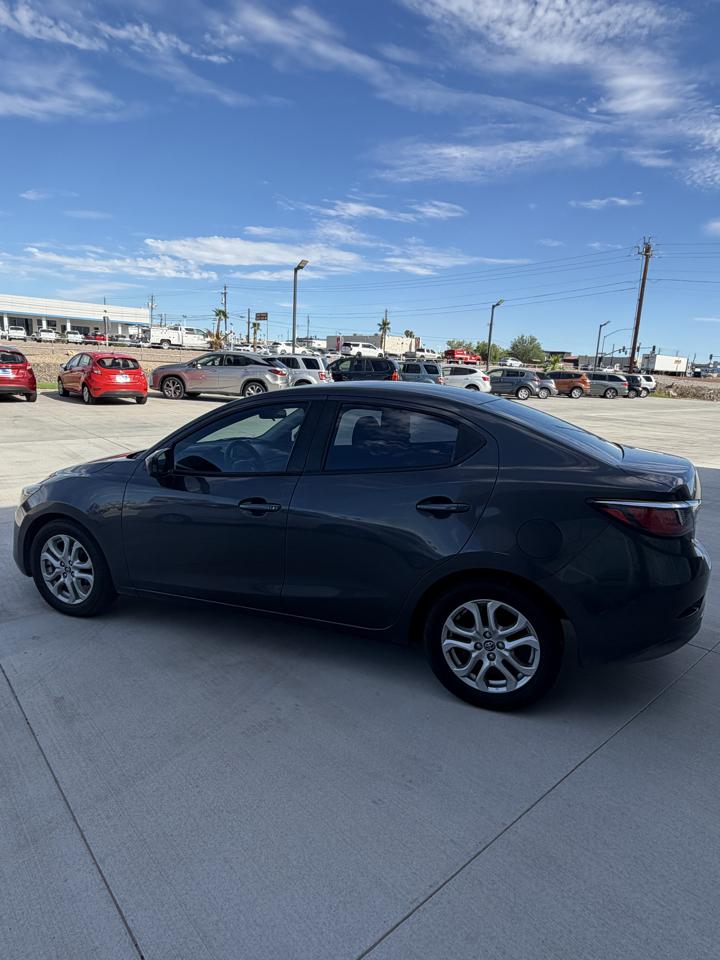 Toyota Yaris iA  2017