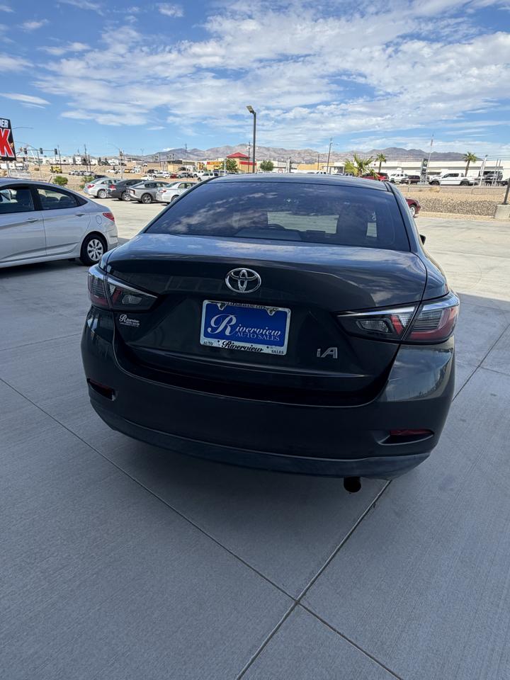 Toyota Yaris iA  2017