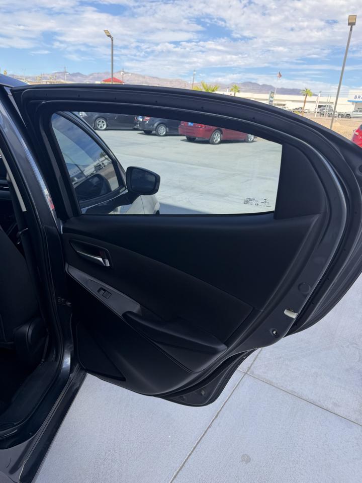 Toyota Yaris iA  2017