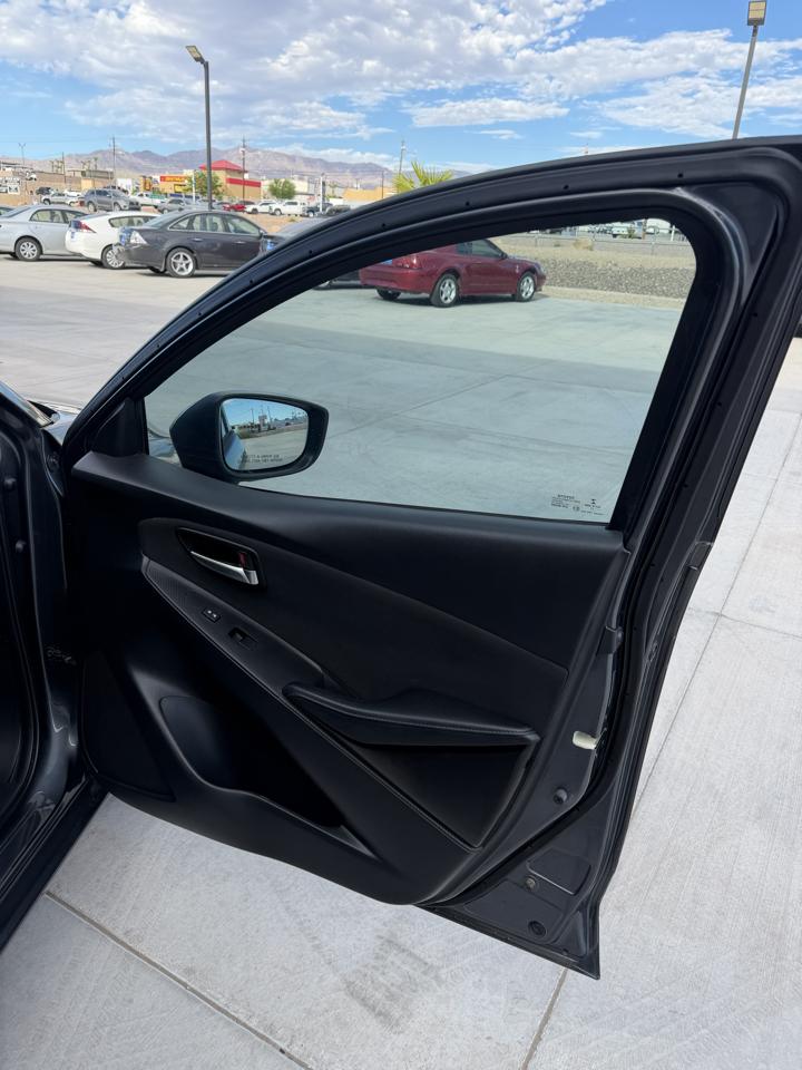 Toyota Yaris iA  2017