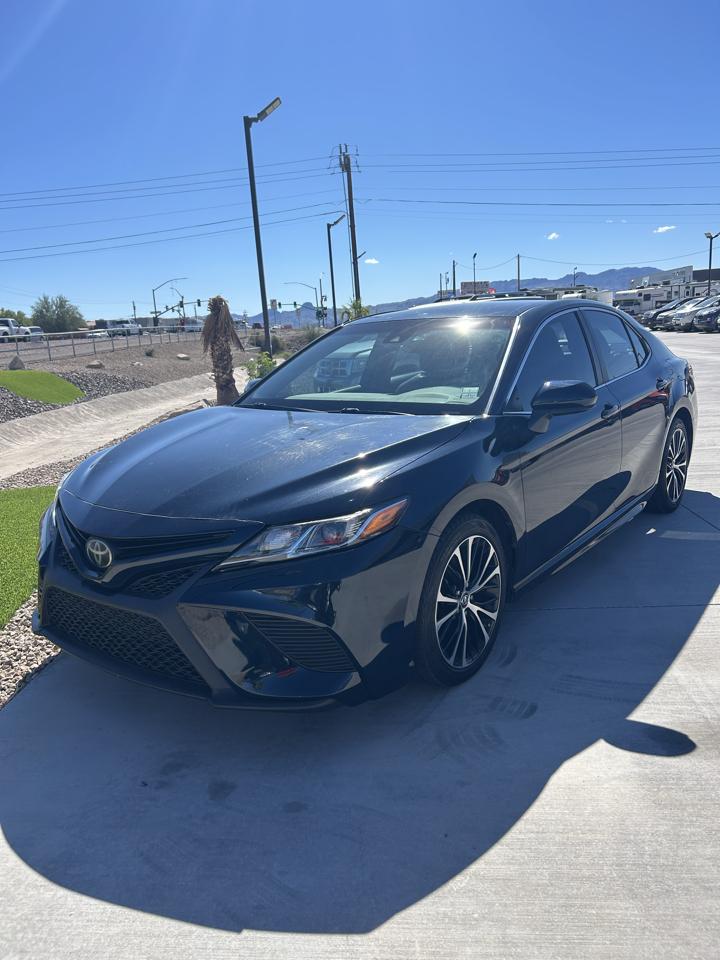 Toyota Camry  2018