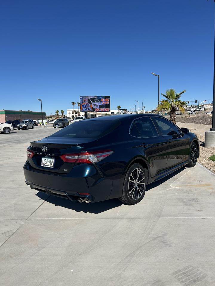 Toyota Camry  2018