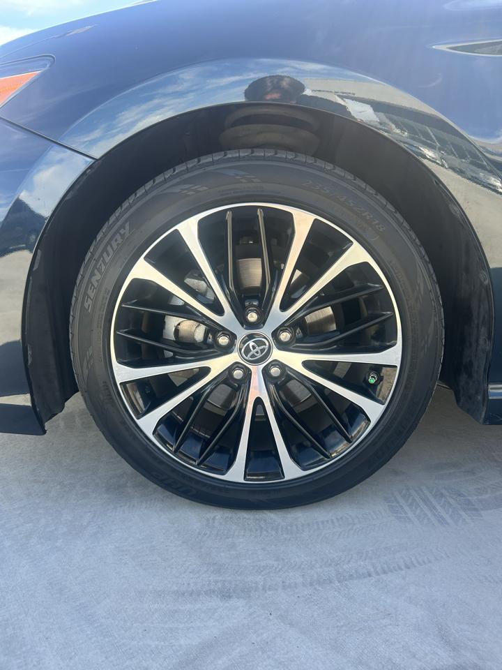 Toyota Camry  2018
