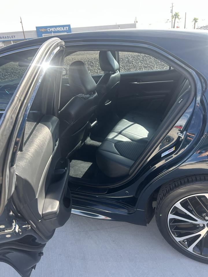 Toyota Camry  2018