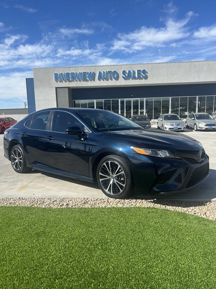 Toyota Camry  2018