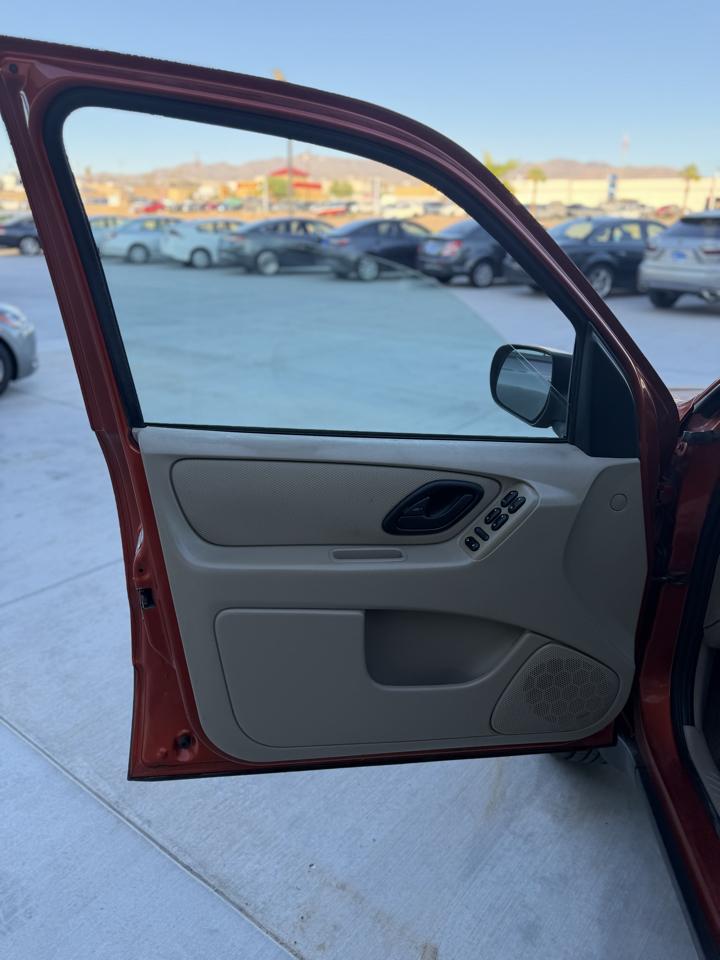 Ford Escape 4dr 2.3L XLS 2006