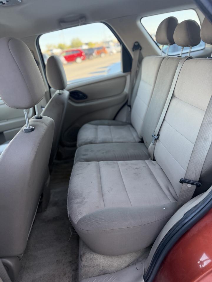 Ford Escape 4dr 2.3L XLS 2006