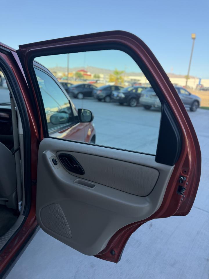 Ford Escape 4dr 2.3L XLS 2006