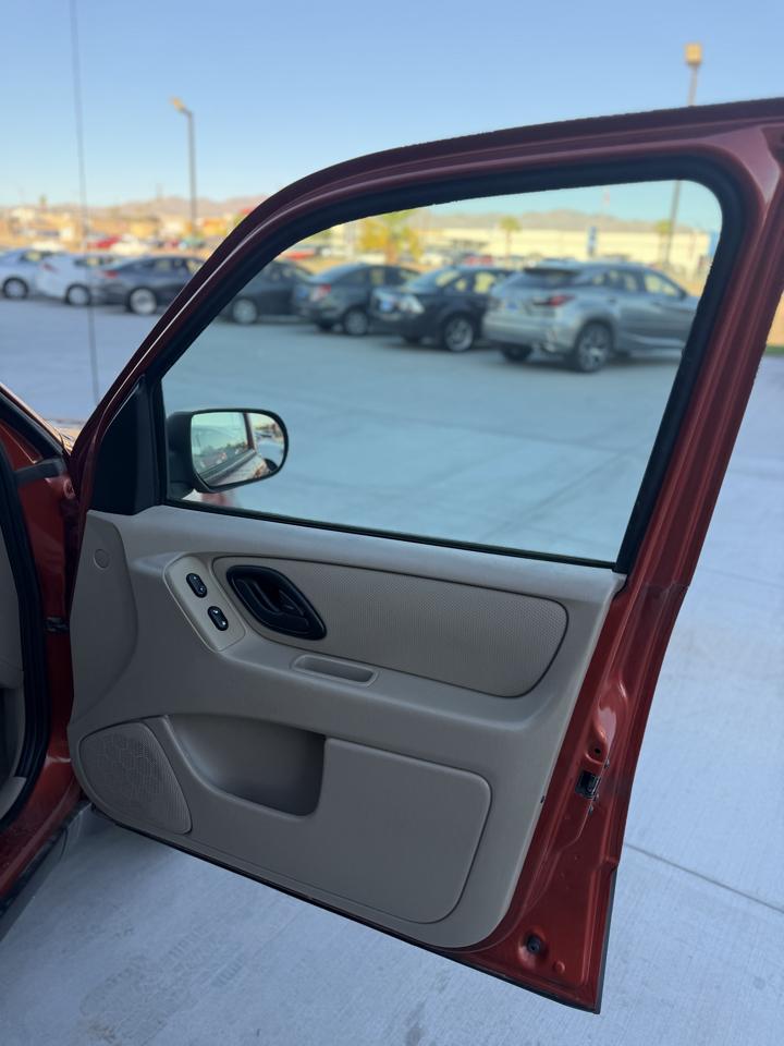 Ford Escape 4dr 2.3L XLS 2006