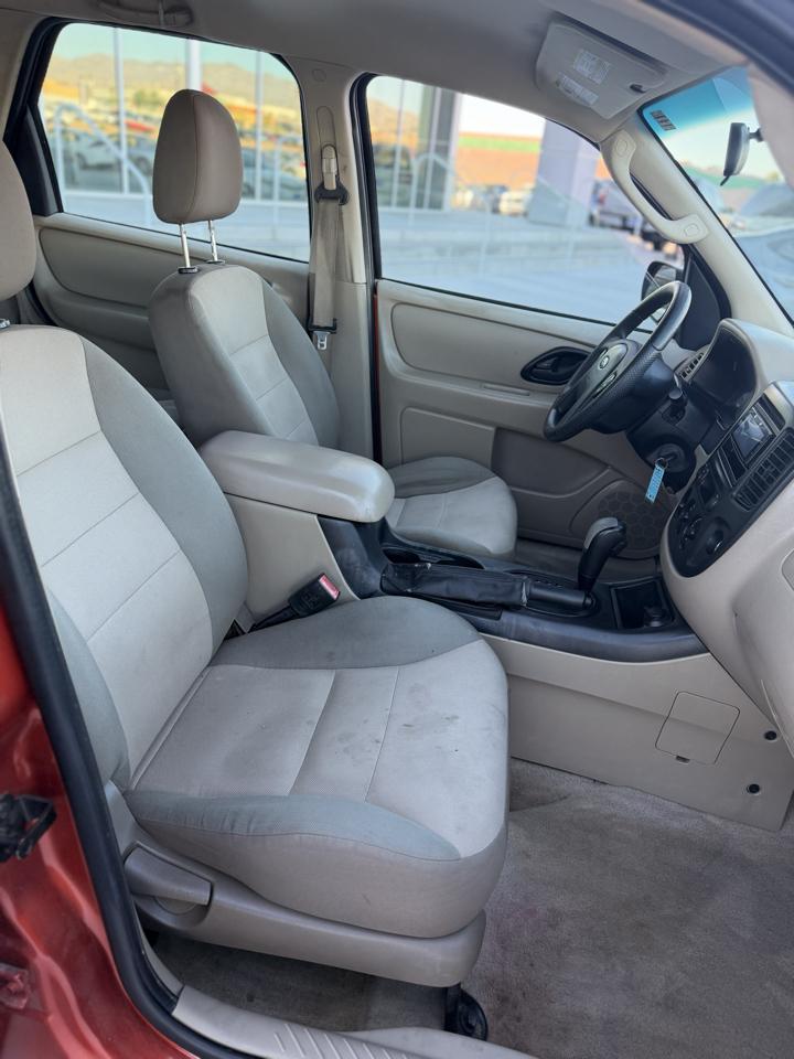 Ford Escape 4dr 2.3L XLS 2006