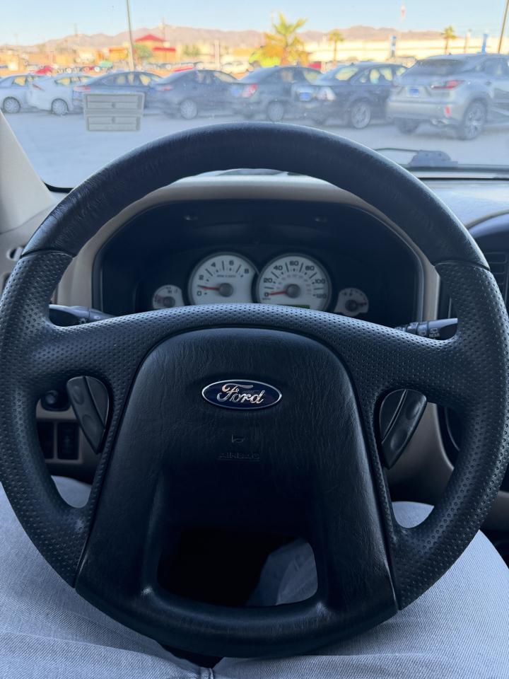 Ford Escape 4dr 2.3L XLS 2006