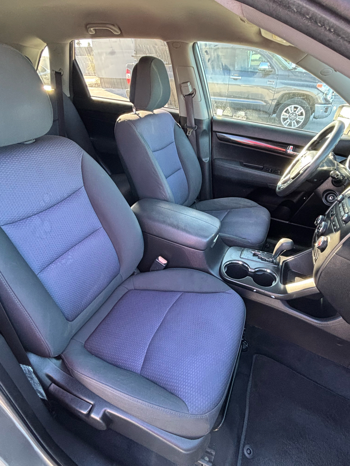 Kia Sorento AWD 4dr I4 LX 2011