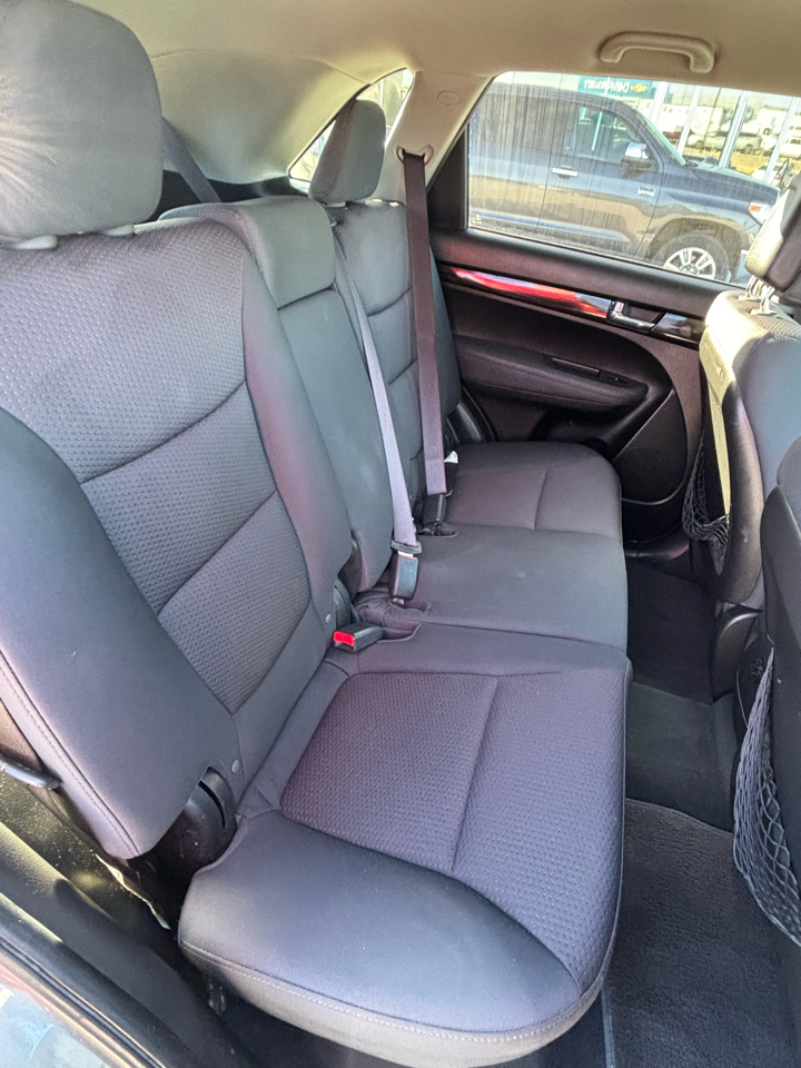 Kia Sorento AWD 4dr I4 LX 2011