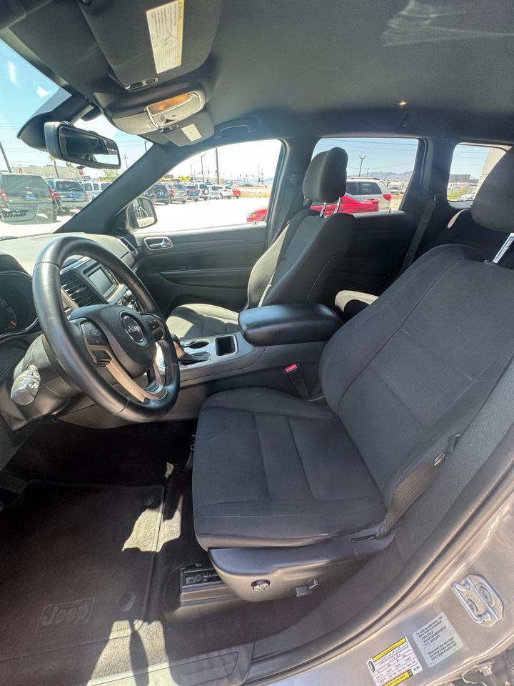 Jeep Grand Cherokee 4WD 4dr Laredo 2016