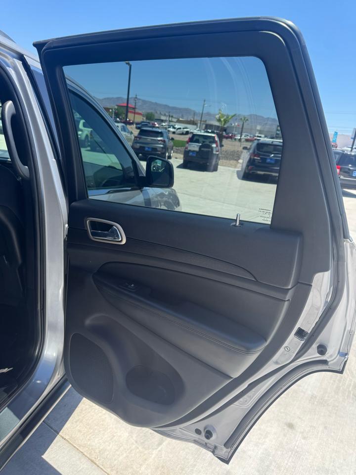 Jeep Grand Cherokee 4WD 4dr Laredo 2016