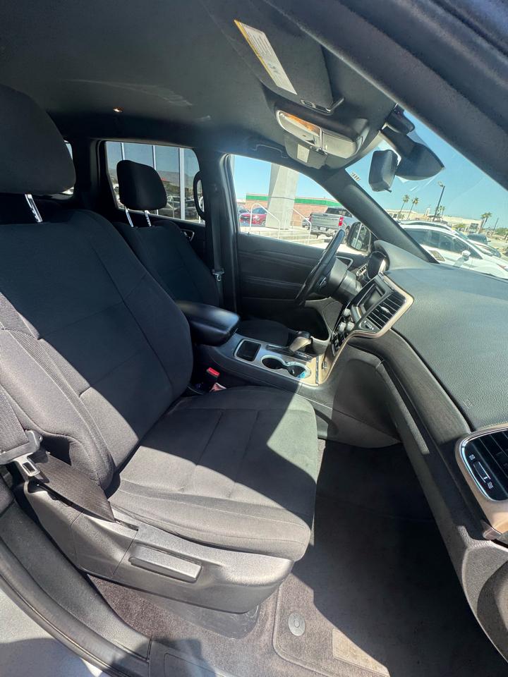 Jeep Grand Cherokee 4WD 4dr Laredo 2016