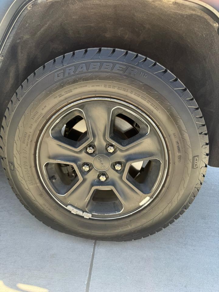 Jeep Grand Cherokee 4WD 4dr Laredo 2016