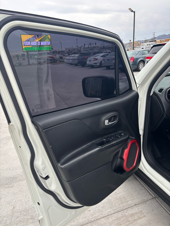 Jeep Renegade 4WD 4dr Trailhawk 2016