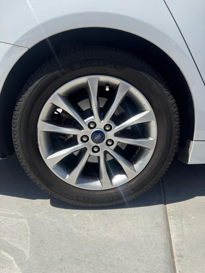 Ford Fusion SE FWD 2017