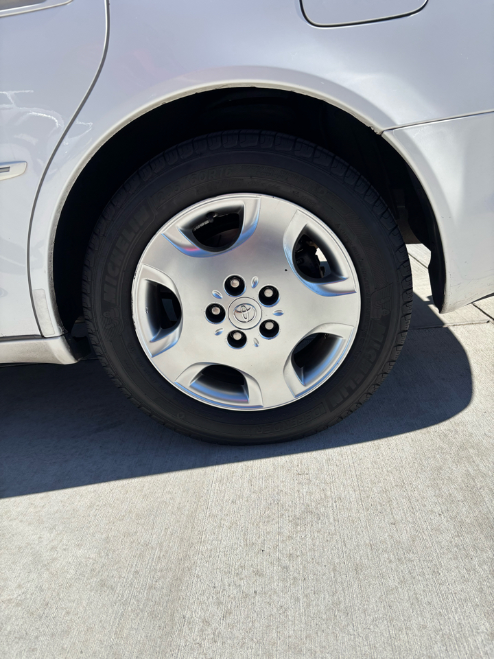 Toyota Avalon 4dr Sdn XL w/Bucket Seats 2004