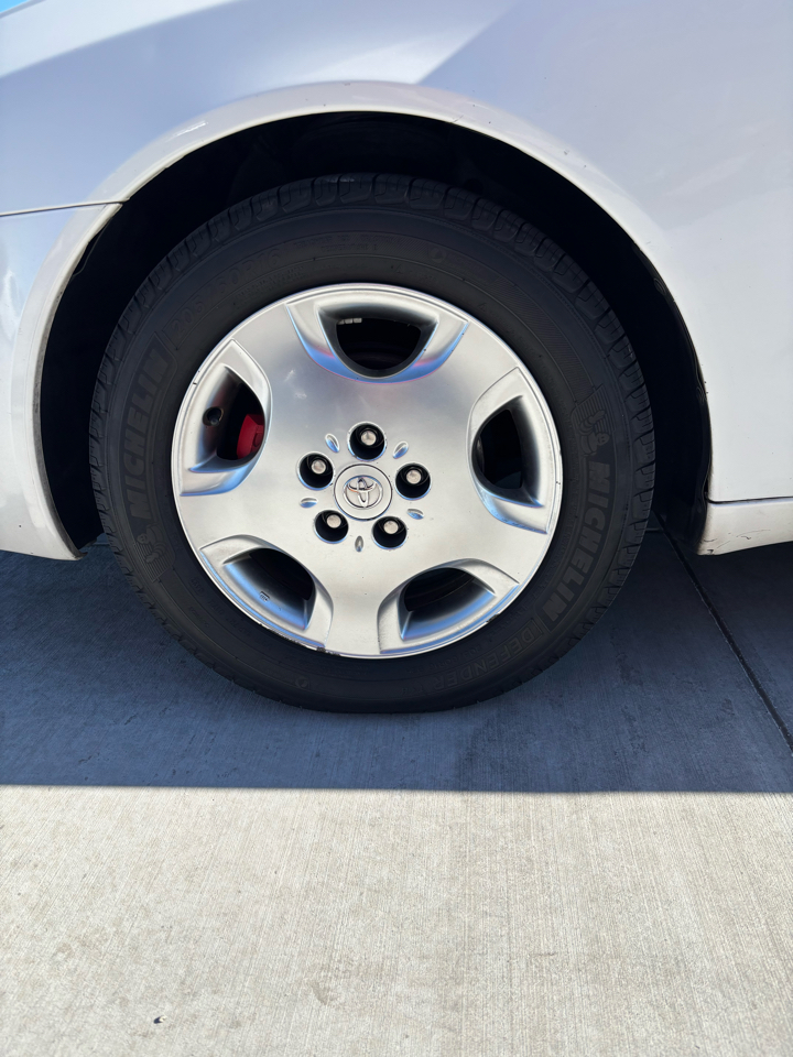 Toyota Avalon 4dr Sdn XL w/Bucket Seats 2004